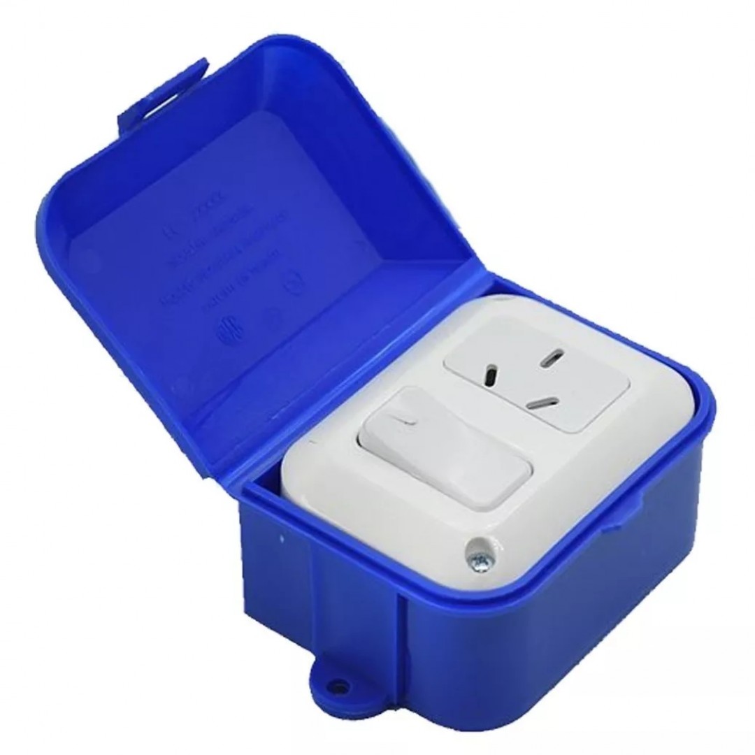 caja-capsulada-1-interruptor-y-1-toma-azul-1553